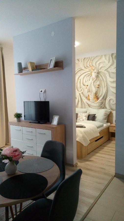 Loli Apartman 米什科尔茨 外观 照片