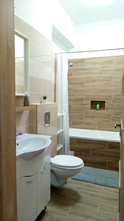 Loli Apartman 米什科尔茨 外观 照片