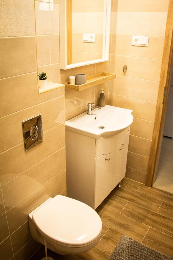 Loli Apartman 米什科尔茨 外观 照片